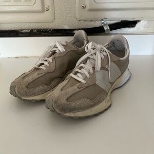 New Balance 327 light grey